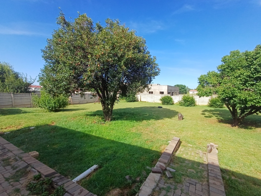 6 Bedroom Property for Sale in Wesselsbron Free State